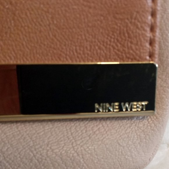 Nine West Clutch Purse-Carmel/Beige with Gold Toned Accents - Picture 4 of 14